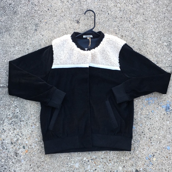 gimmicks by BKE Jackets & Blazers - BNWOT Gimmicks by buckle Never worn jacket.